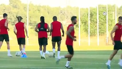 Filistin için saygı duruşu yapmak istemeyen 2 Süper Lig futbolcusundan maça çıkmama kararı