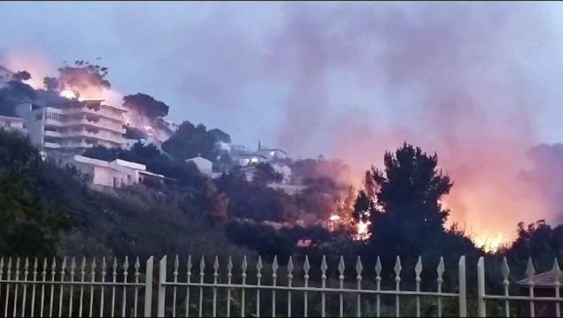 Un gravissimo incendio è divampato nel tardo pomeriggio ad Alcamo Marina tra le contrade Cavatubo e Ariccia