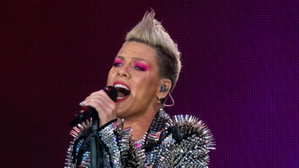 GALA VIDÉO - Pink obligée d’annuler des concerts à cause d”une “urgence familiale” : elle en dit plus