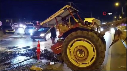Accident impliquant un tracteur et 2 voitures à Afyonkarahisar : 5 blessés
