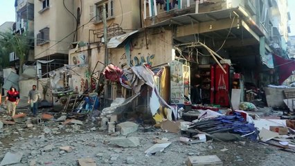 Palestinos esperam ajuda humanitária do Egito para Gaza