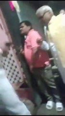 Video: सरेराह दिखी वकील साहब की गुंडागर्दी, महिला को बीच चौराहे पर रिवॉल्वर लेकर दौड़ाया