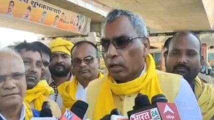 बस्ती में बोले ओपी राजभर - &#039;रात में योगी-मोदी को सलाम करते है अखिलेश&#039;