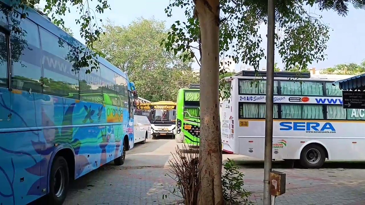 தொடர் விடுமுறை; பயணிகளிடம் அதிக கட்டணம் வசூலித்த 18 அம்னி பேருந்துகள் பறிமுதல் - அதிகாரிகள் அதிரடி
