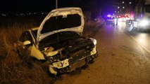 Afyonkarahisar'da traktör ve 2 otomobilin karıştığı kaza: 5 yaralı