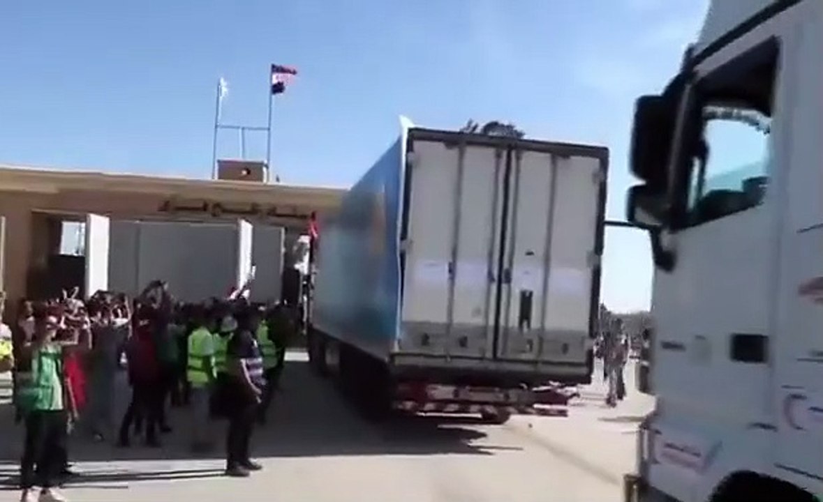 İnsani yardım taşıyan konvoy, Refah Sınır Kapısı'ndan Gazze'ye girmeye başladı
