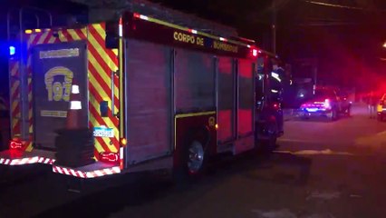 Jovem é detida acusada de ameaçar e de atear fogo na residência da mãe no Gralha Azul