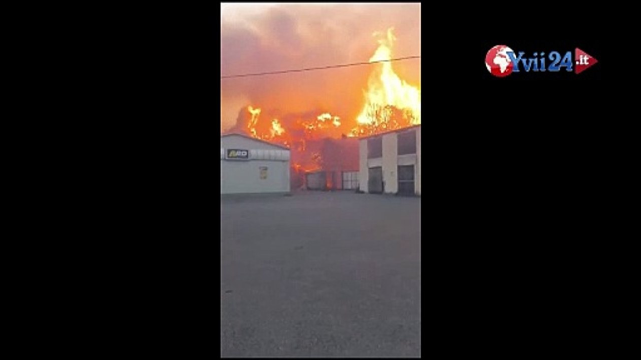 21.10.23 Sicilia. Evacuato un intero paese a causa degli incendi