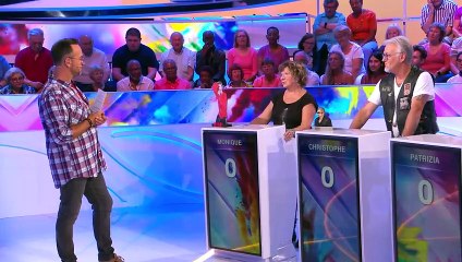 Monique raconte son histoire avec Johnny Hallyday dans "Tout le monde veut prendre sa place" sur France 2.