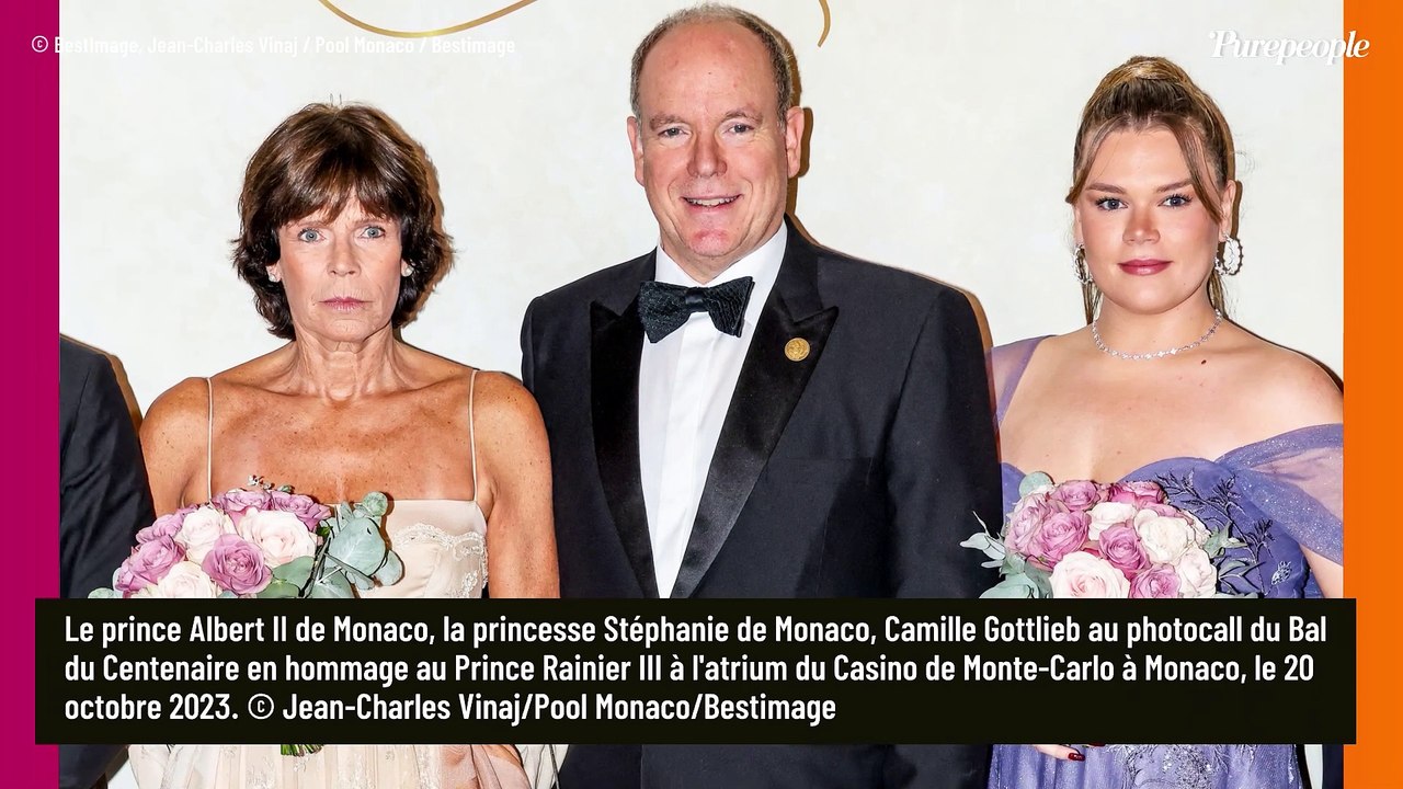 Camille Gottlieb proche de Baptiste Giabiconi face à sa mère Stéphanie qui dévoile ses épaules dénudées (et très musclées)