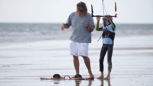 Fédération Française de Voile - FFVoile 2023 / L'ENGIE Youth Académie pour vous perfectionner en kite !