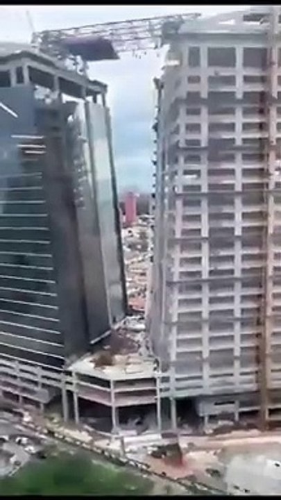 Yürekler ağza geldi! İnşaat iskelesi çöktü, işçiler 150 metre yükseklikte asılı kaldı