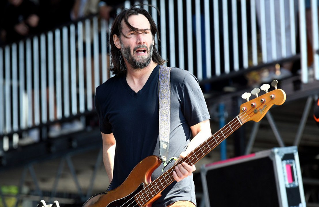 Keanu Reeves once received a bass guitar lesson from Red Hot Chili Peppers' Flea