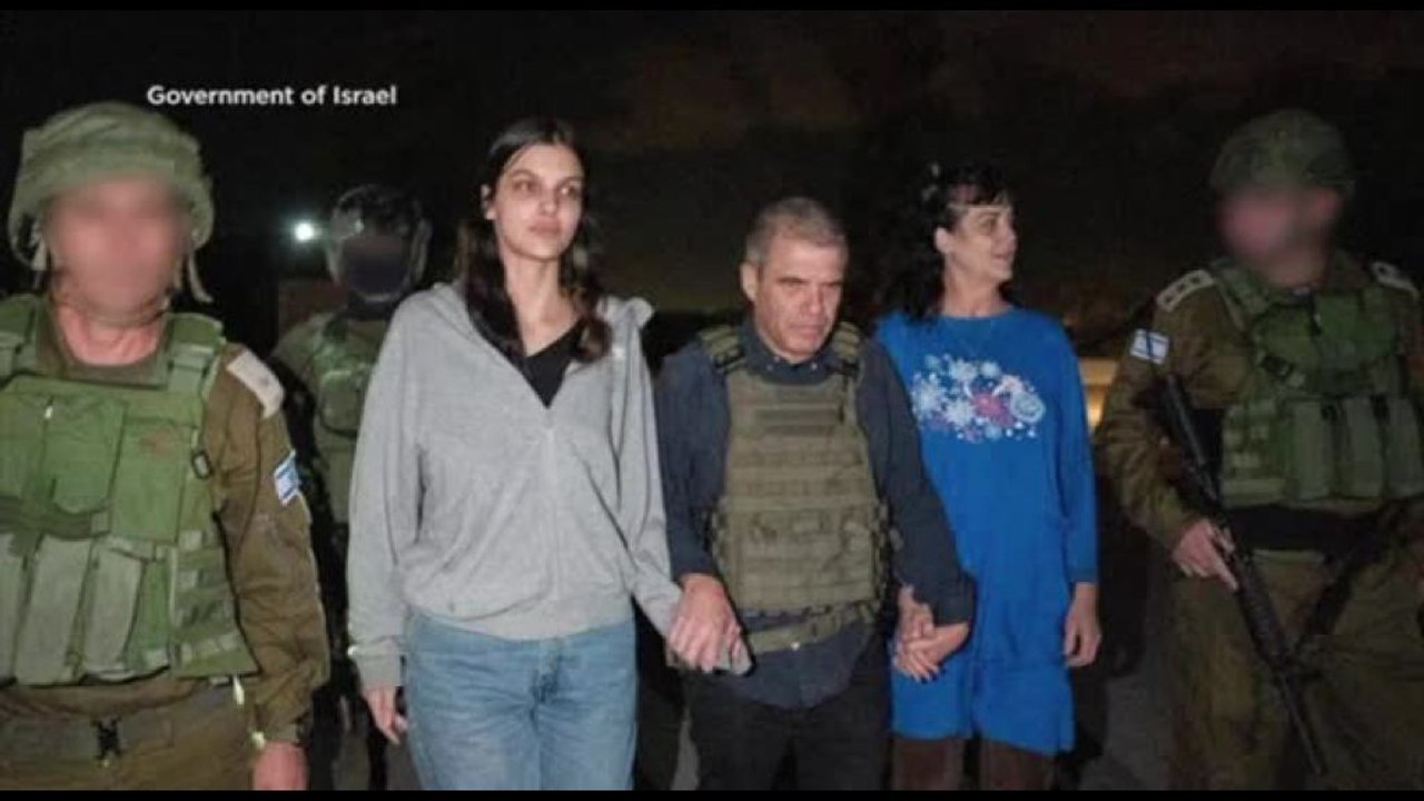 Hamas rilascia due ostaggi americani, si tratta...