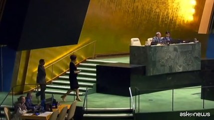 Meloni festeggia un anno da "underdog" alla guida del governo