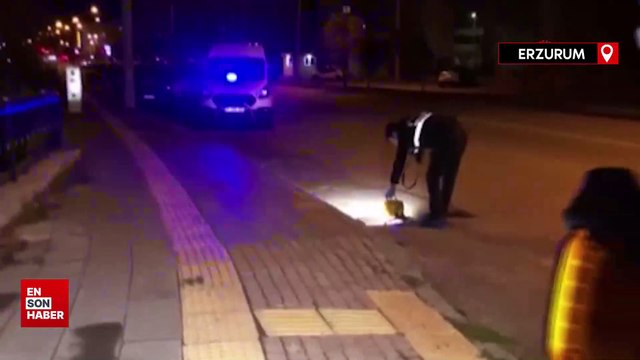Boşandığı eşi ve ilişkisi olduğunu düşündüğü şahsı bıçakla yaraladı