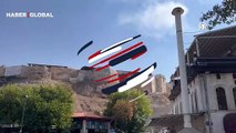 İsrail'in saldırılarına tepki! Tarihi Gaziantep Kalesi'ne Filistin bayrağı asıldı