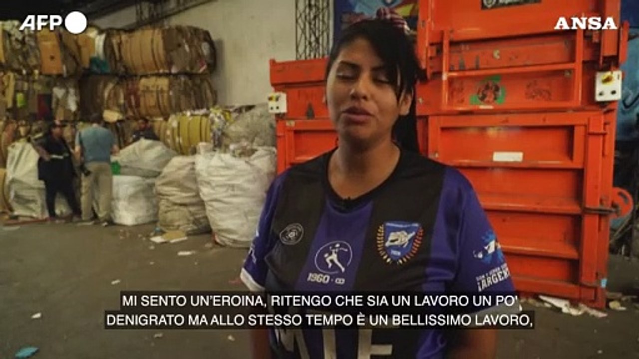 Argentina, vita da "cartoneros" per le strade di Buenos Aires
