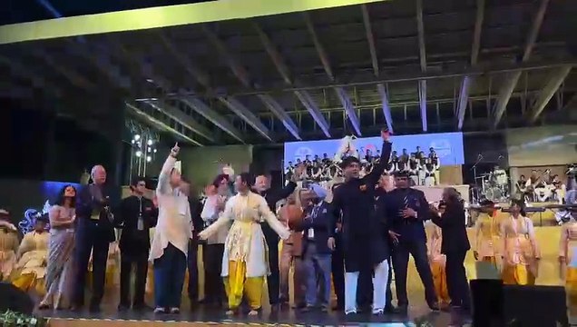 VIDEO : स्कूल के फंक्शन में ज्योतिरादित्य सिंधिया का अलग अंदाज, स्टेज पर किया जोरदार डांस