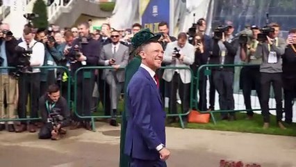 Queen Camilla unveils Frankie Dettori statue at Ascot