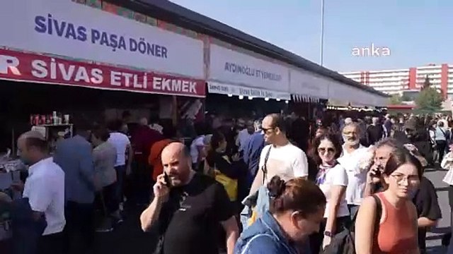 Le président provincial du CHP d'Istanbul, Özgür Çelik, a rencontré ses concitoyens lors de l'événement Sivas Days à Yenikapı