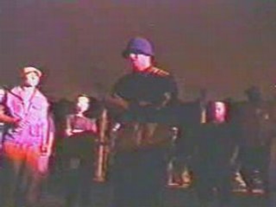 Break dancing DANCE RAVE LIQUID POP POPPING RAVING