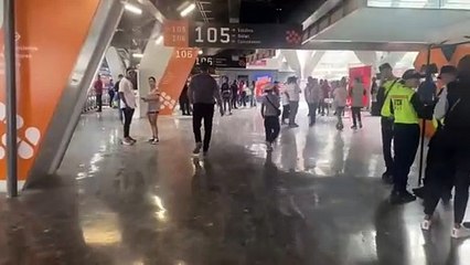 Así se vive el comienzo de la LVBP en el estadio Monumental.