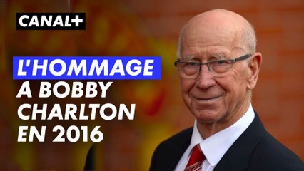 Quand Old Trafford nommait une tribune en hommage à Bobby Charlton