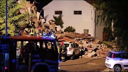 Esplosione, crolla una palazzina a Monestirolo