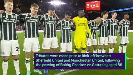Manchester United and Sheffield United honour Bobby Charlton before kick-off
