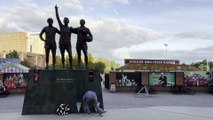 Fans pay tribute to Sir Bobby Charlton