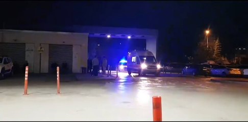 Kendisine küfür eden kocasını bıçakladı