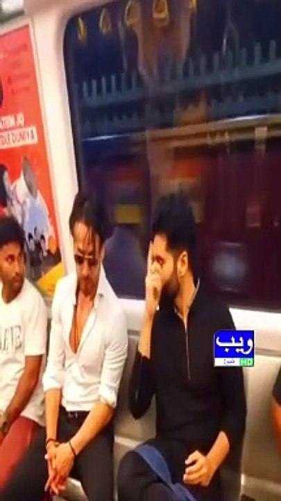 Bollywood Actor Tiger Shroff In Metro #tigershorff #bollywoodshorts #shortsviral #sunday12pmshorts #12pmshorts