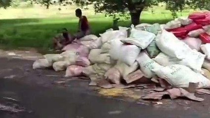 చిత్తూరు జిల్లా: టైరు పేలడంతో బోల్తా పడ్డ బొలెరో వాహనం