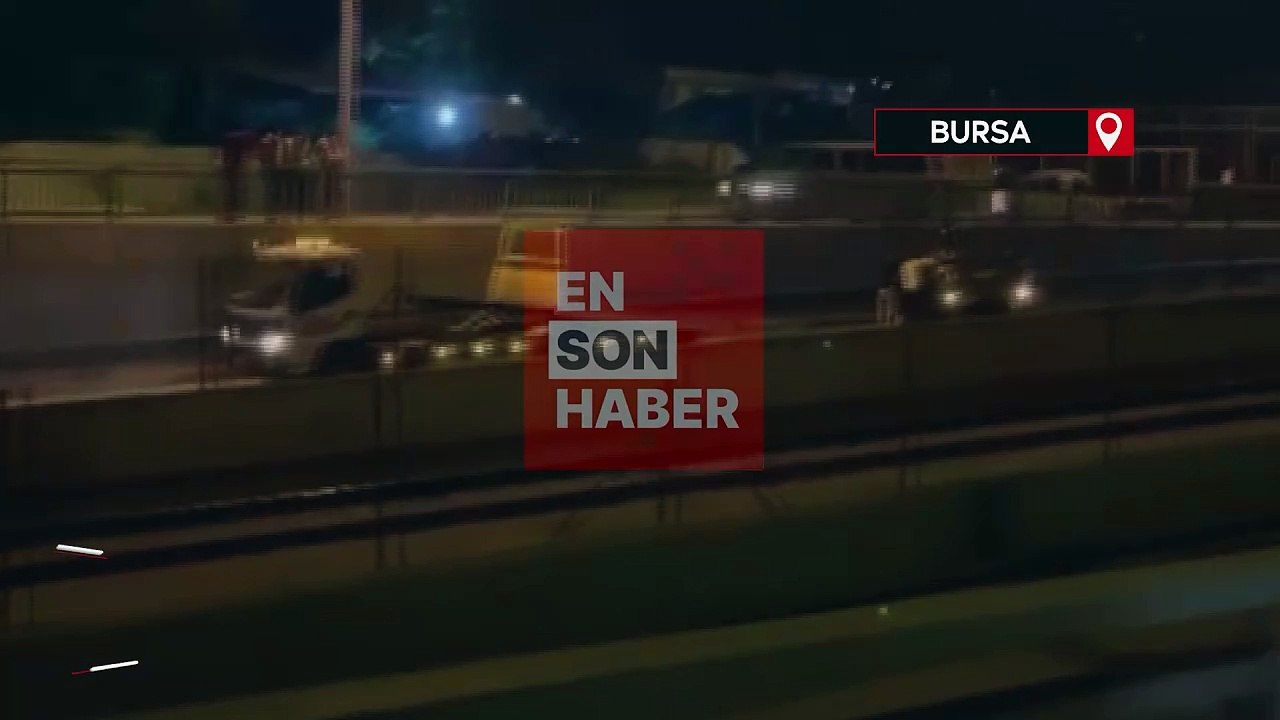 Direksiyon hakimiyetini kaybeden polis memuru otomobiliyle takla attı
