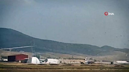 Hortum çatıları böyle savurdu