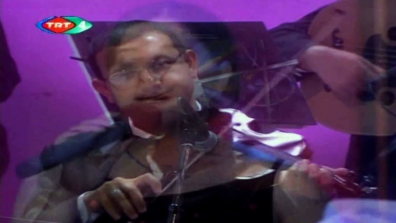 Seçil Ak / Yalancıdır hep aynalar