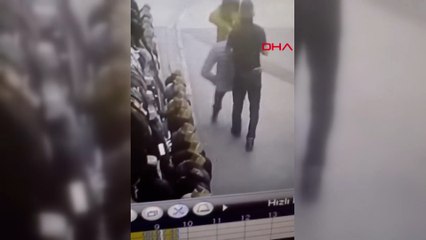 Montu cansız mankenle çalmaya kalktı, mağaza sahibine yakalandı