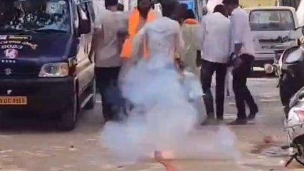 హైదరాబాద్: రాజాసింగ్ ఇంటి వద్ద సంబరాలు