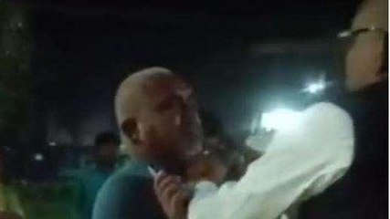 कुशीनगर: सीएचसी कर्मचारी को बेरहमी से पीटा, वीडियो हुआ वायरल