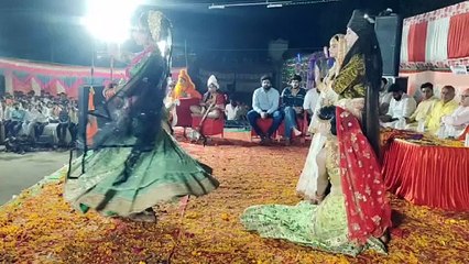 अलावड़ा में रावण दहन से पूर्व कलाकारों की सुन्दर प्रस्तुति…देखें वीडियो