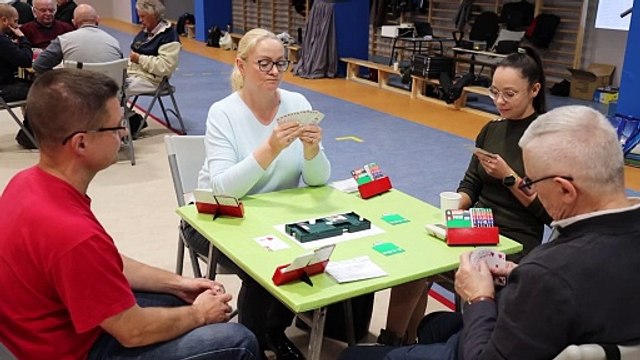 Brydżowy turniej w Szczecinku o puchar burmistrza miasta