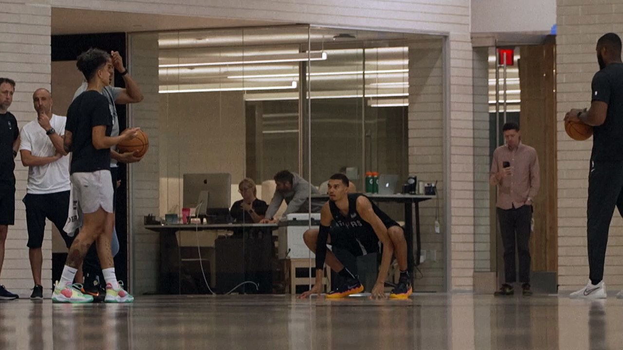 Victor Wembanyama dit avoir "des papillons dans le ventre" avant ses débuts en NBA