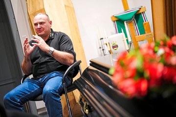 Wiener bietet Rapid-Begräbnisse an - "Wenn Grün-Weiße Schwarz tragen"
