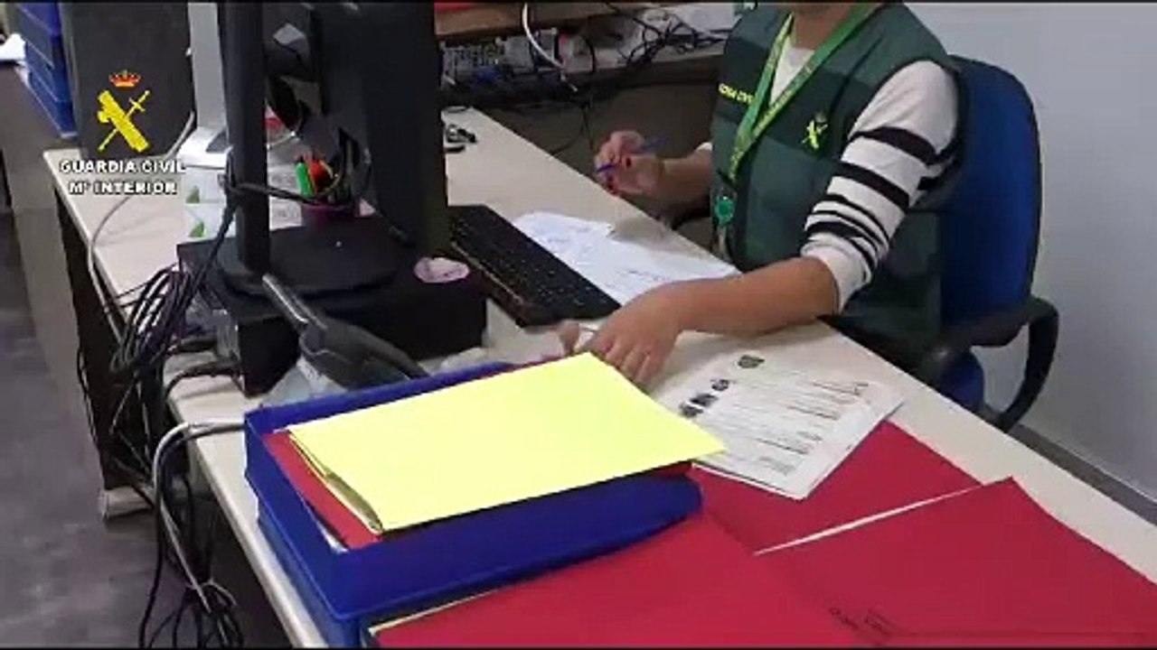 Ocho detenidos y 32 investigados por estafas a casi medio centenar de víctimas mediante 'el falso hijo en apuros'