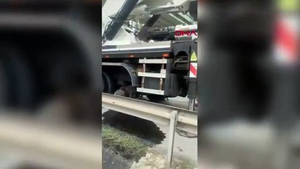 KARTAL'da seyir halindeki vincin lastiği fırladı