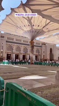 Medine'ye giden Engin Altan Düzyatan ve Neslişah Alkoçlar Mescid-i Nebevi'de dua etti