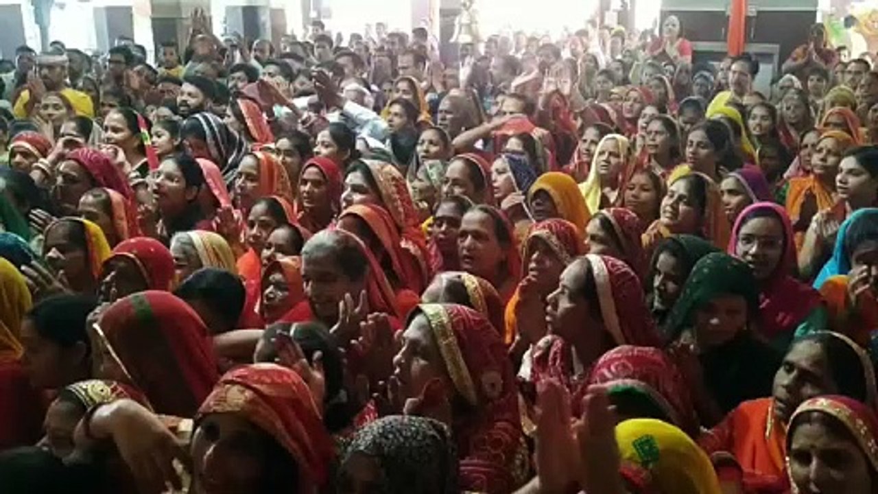 दुर्गा अष्टमी पर मातारानी के दर्शनों के लिए उमड...
