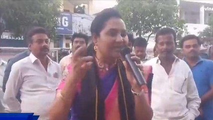 వాడి తల నరికి నీ అమ్మ పాదాల దగ్గర పాతి పెట్టాలి ... ఉండవల్లి శ్రీదేవి