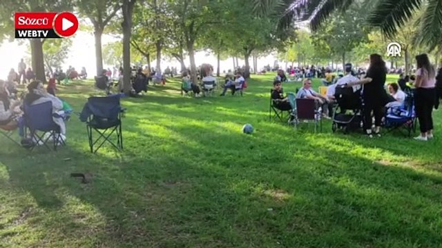 İstanbul'da güneşli havayı fırsat bilenler sahillere akın etti